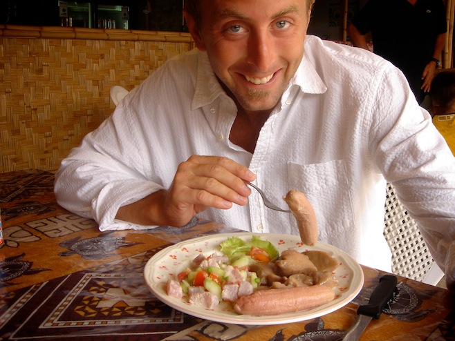 SoPac Marquesas Nuku Hiva Lunch.JPG (156124 bytes)